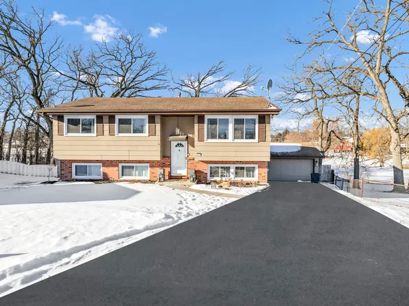 1809 Maplewood Ct, Lindenhurst, IL 60046