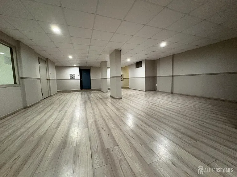 10 N Wood Ave #419 — Photo 12