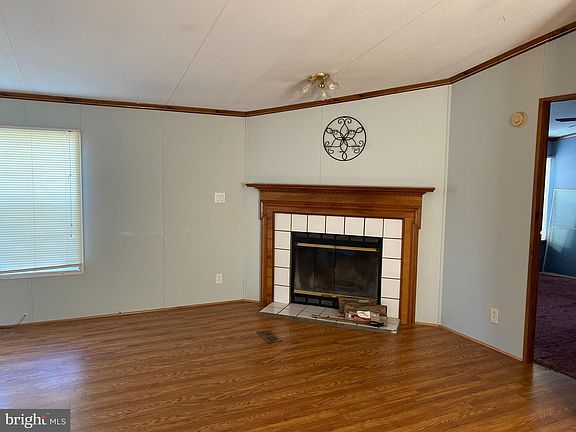 2nd image of 4745-4745C Flanders Ln