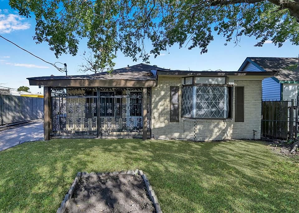1st image of 2517 Avenue Of Oaks St