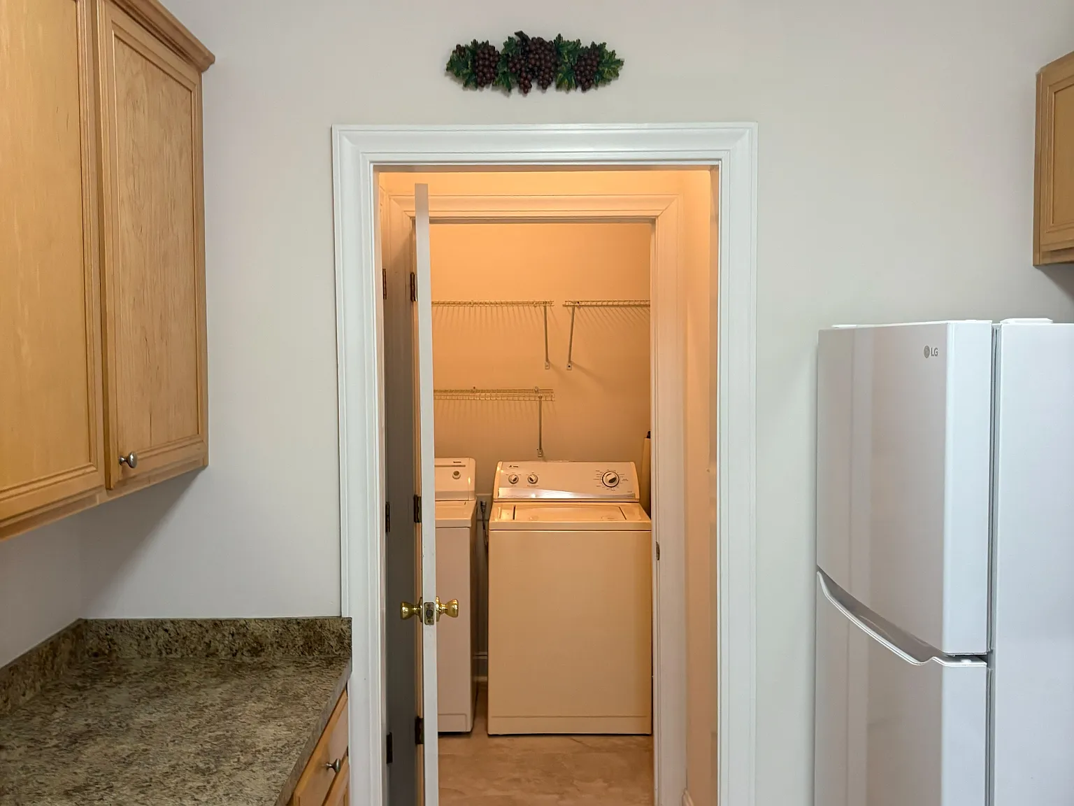 2037 B Silvercrest Dr - 1 — Photo 3