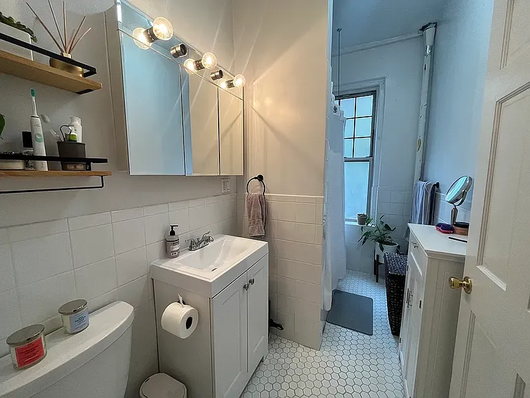 574 W End Ave #33 — Photo 19