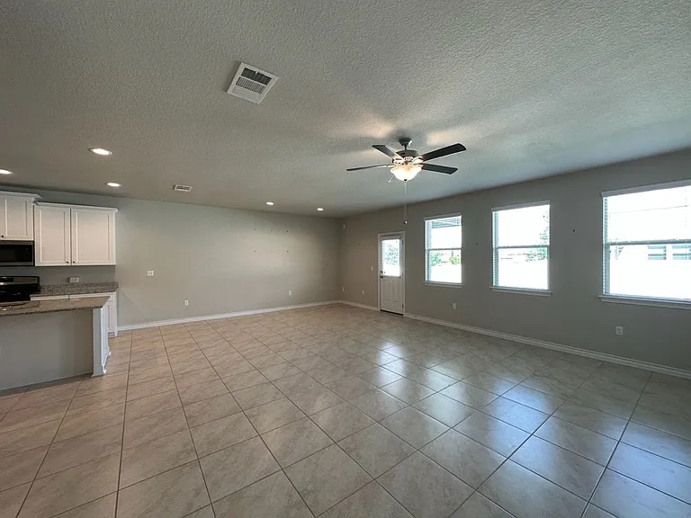 10901 Mickelson Dr — Photo 12