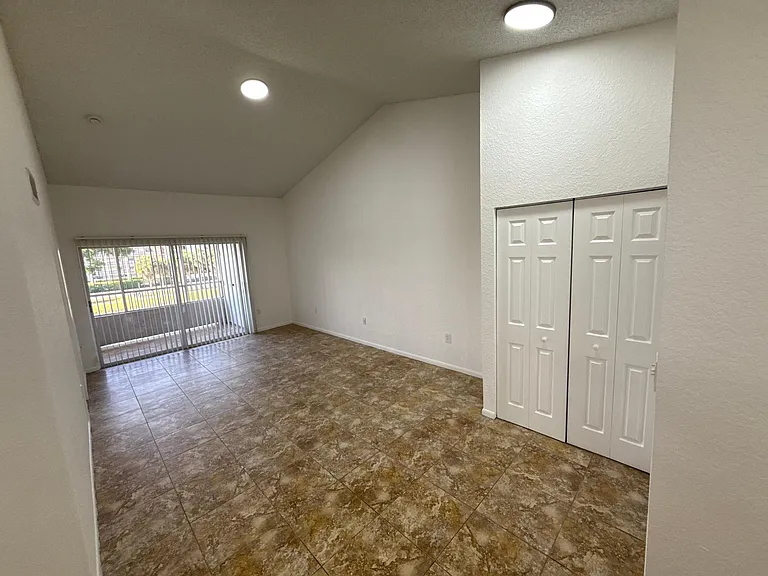 2851 N Oakland Forest Dr #307 — Photo 2