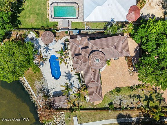4th image of 1000 N Riverside Dr