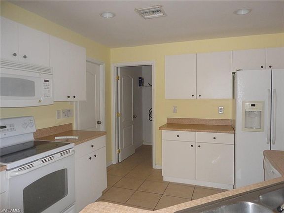3rd image of 1325 NE 21st Ave