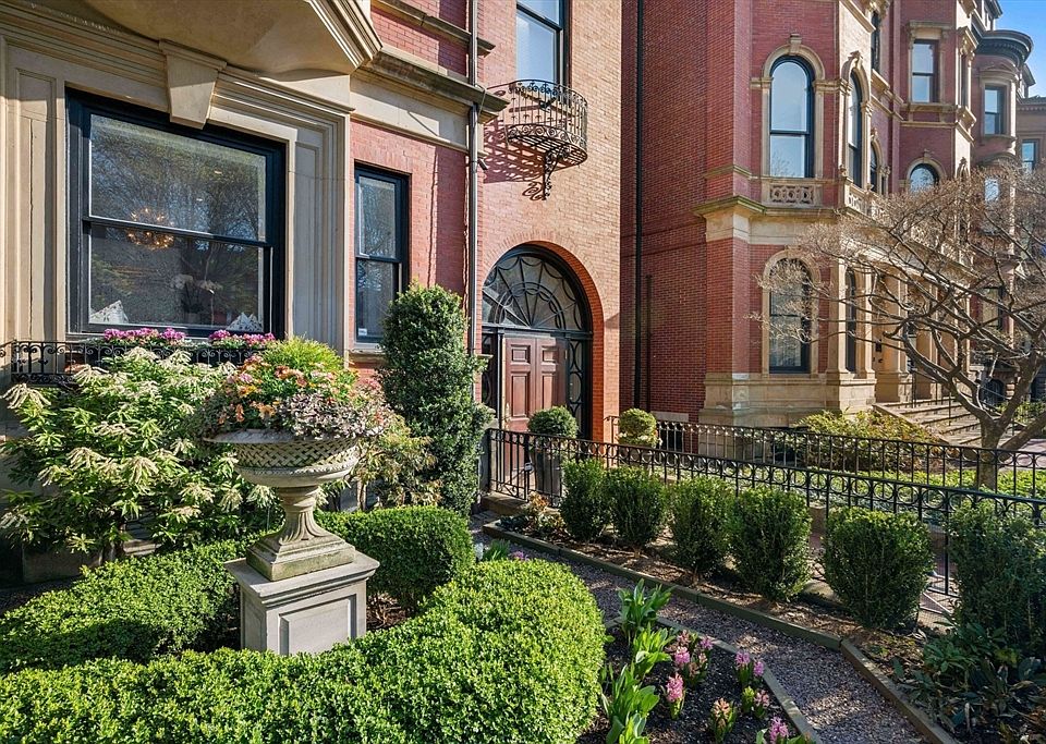 1st image of 36 Commonwealth Ave #1