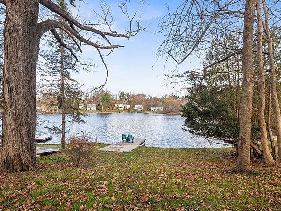 2nd image of 128 Ball Pond Road