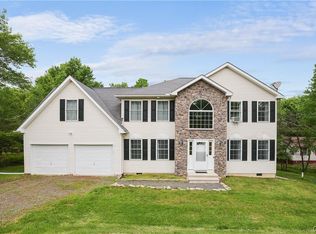 2109 Wild Laurel Dr, Long Pond, PA