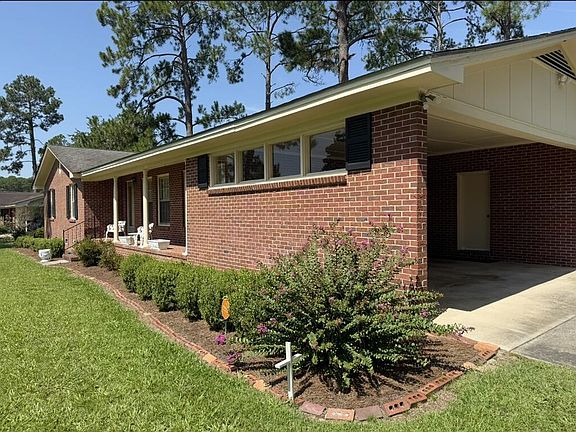 3rd image of 1604 Goff Cir
