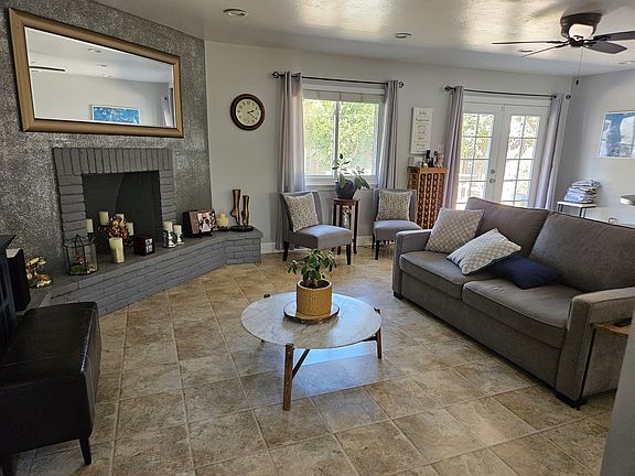 2nd image of 813 Seamas Ave