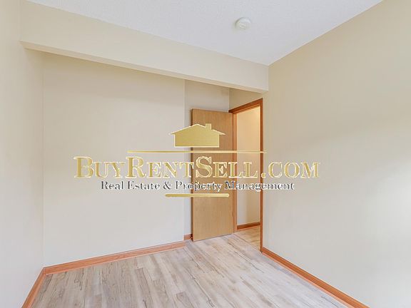 3rd image of 2428 5th St NE #2428