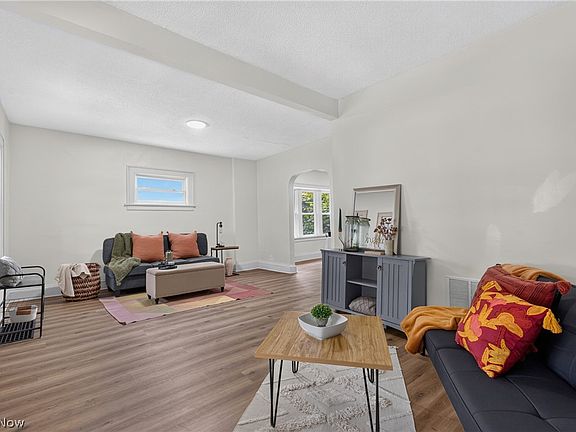 3rd image of 96 E Ido Ave