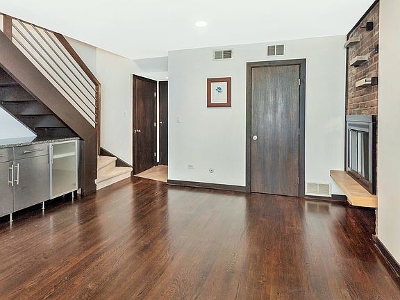 5th image of 1943 N Hudson Ave Unit D