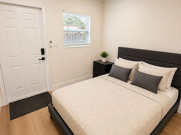 4th image of 7202 N Center Dr #7