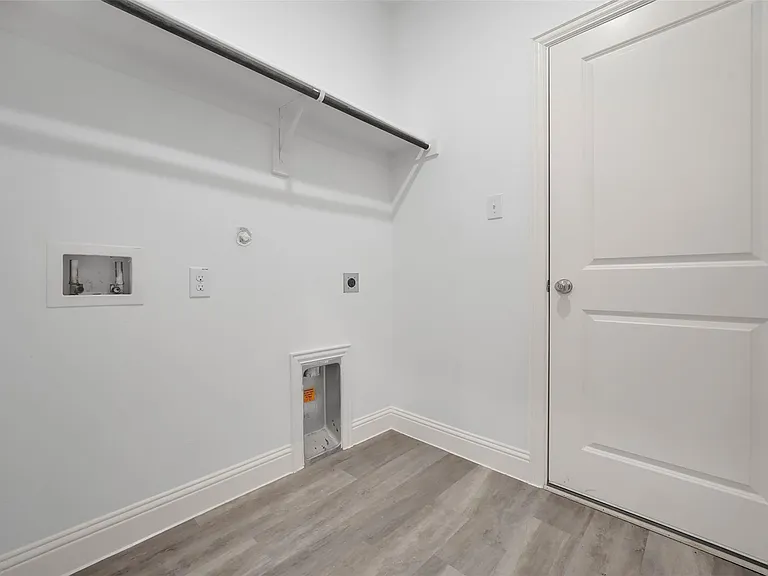 438 Camille Xing — Photo 26
