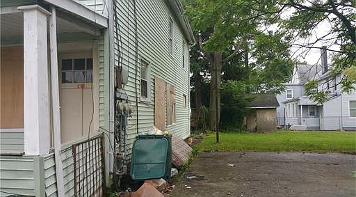 2nd image of 49 Broad St