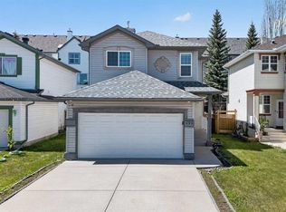 438 E Bridlecreek Grn SW, Calgary, AB T2Y 3P1