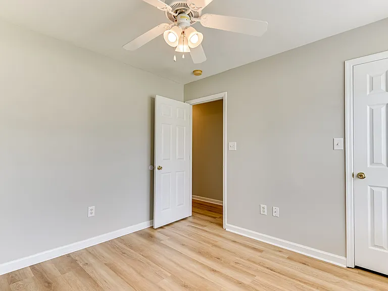 1955 Shoreline Dr — Photo 27