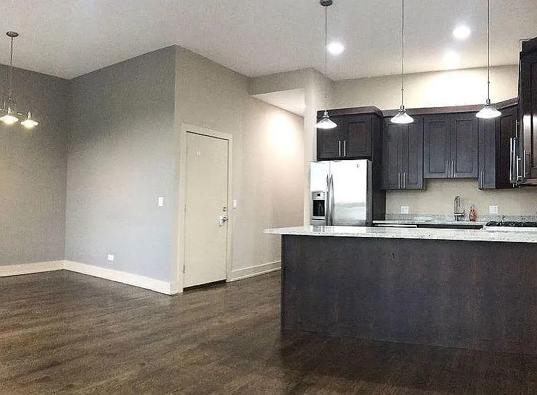 1914 N Damen Ave #4 — Photo 4