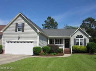 203 Fishing Creek Dr, New Bern, NC 28562