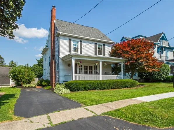 12 Park Pl, Shortsville, NY 14548