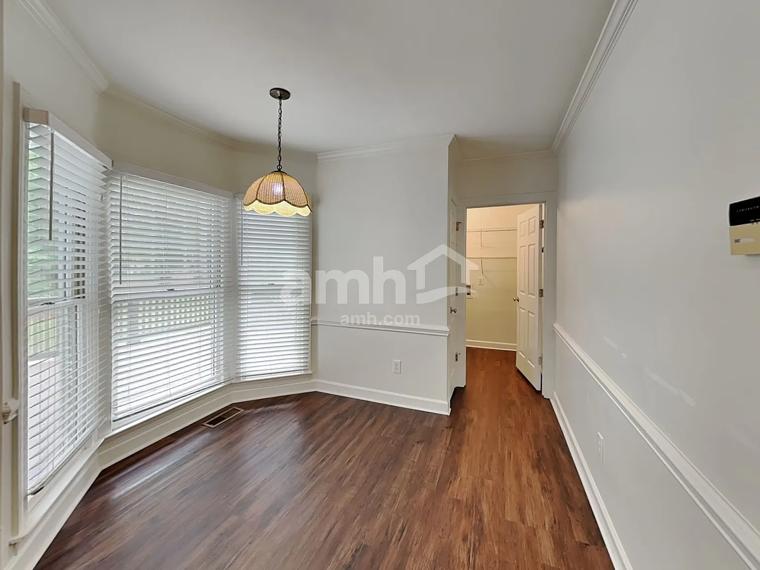 3 bed, 2.5 bath, 2454 sqft, $2,880 — Photo 4