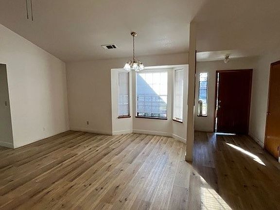 5th image of 740 W Vassar Ave