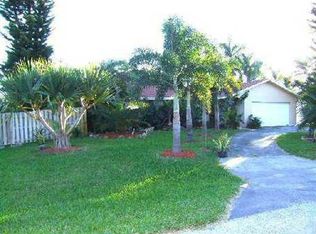 13 W Coconut Dr, Lake Worth, FL 33467