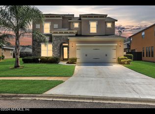 573 Amber Creek Dr, Jacksonville, FL 32218