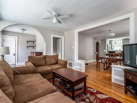 4th image of 2975 Springer Ave #2