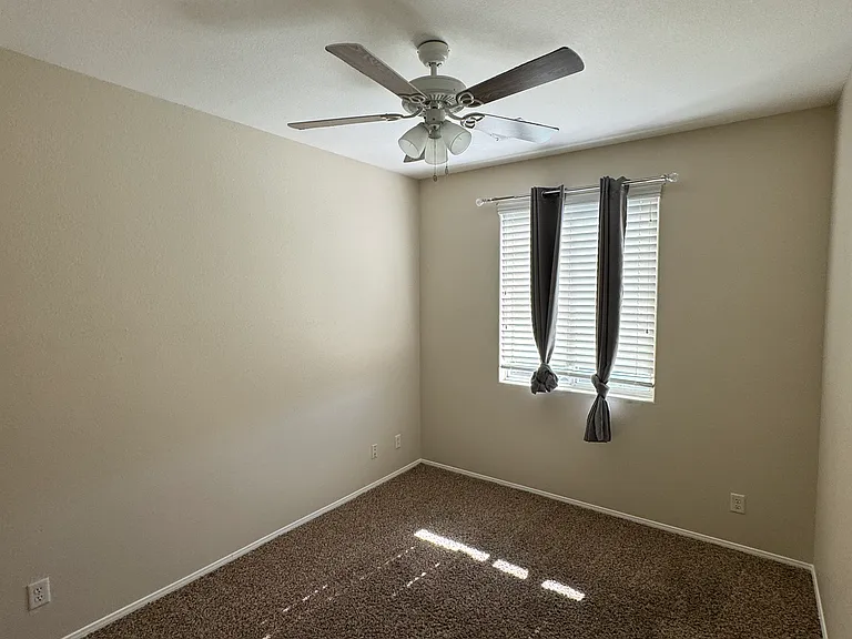 upstairs room 1/3