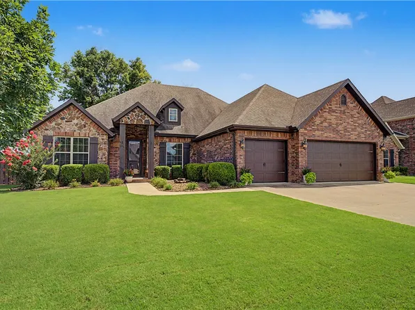 4610 W Waters Edge Dr, Rogers, AR 72758