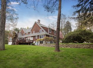 45 Manor Rd, Ridgefield, CT 06877