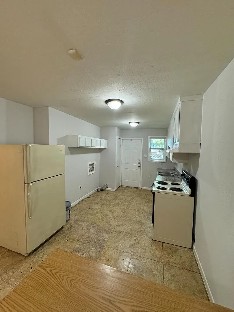 5036 Carmen St — Photo 3