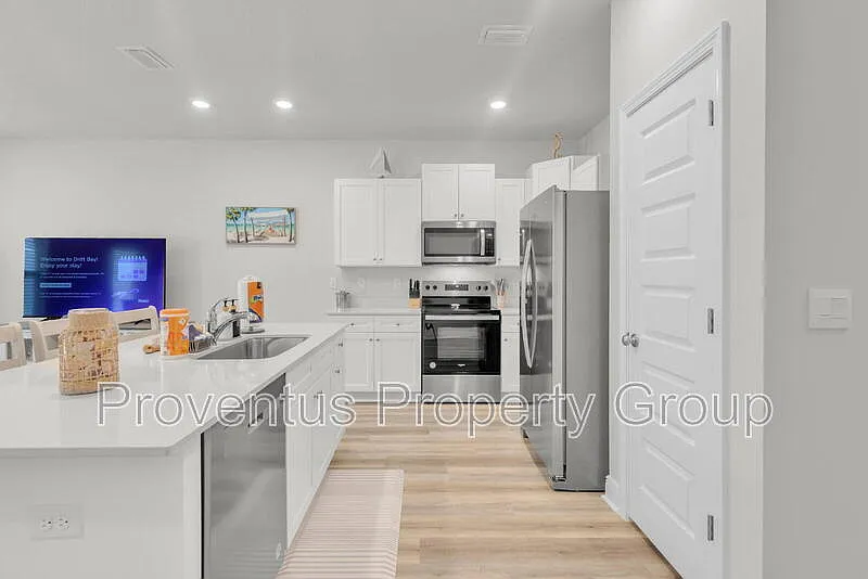 3 bed, 2.5 bath, 1449 sqft, $2,250 — Photo 2