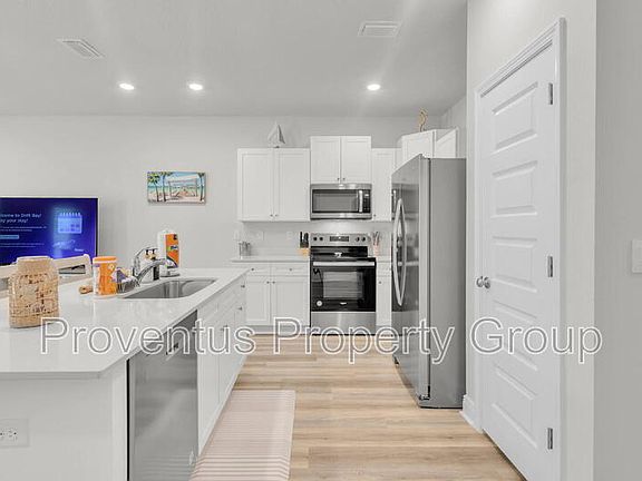 3rd image of 5724 Sandy Walk