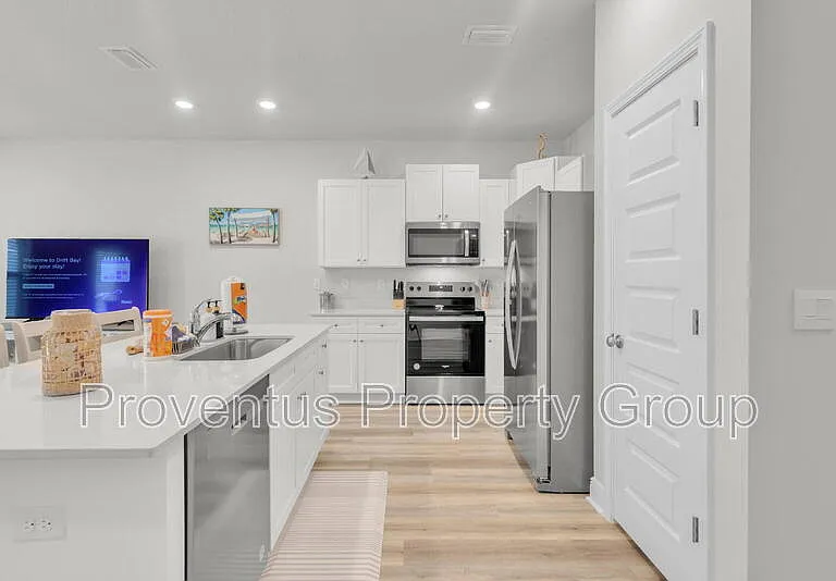 5724 Sandy Walk St — Photo 3