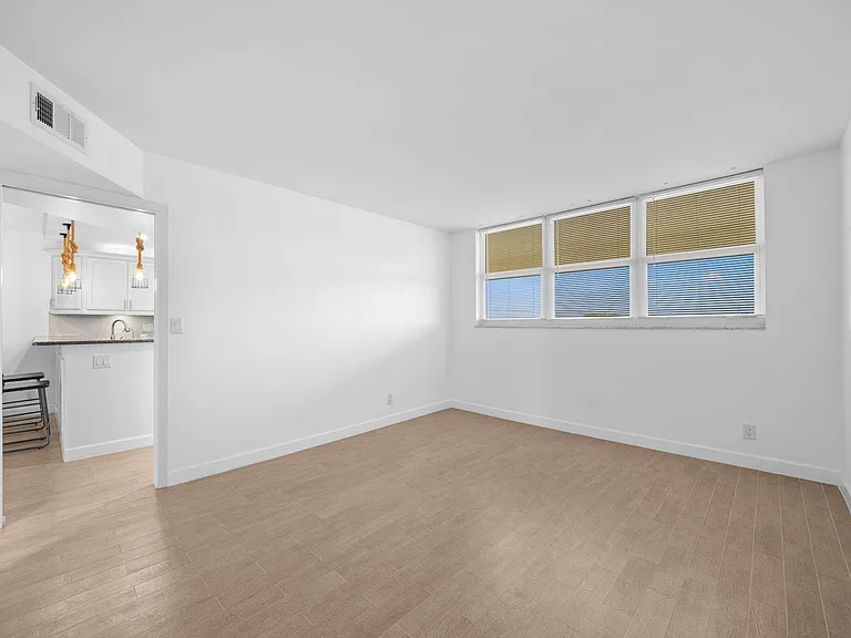 5321 NE 24th Ter #506A — Photo 18