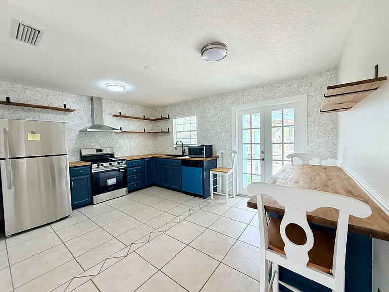 3950 Baldwin Dr — Photo 6