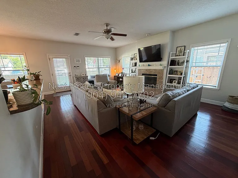 3886 Walsh St — Photo 14