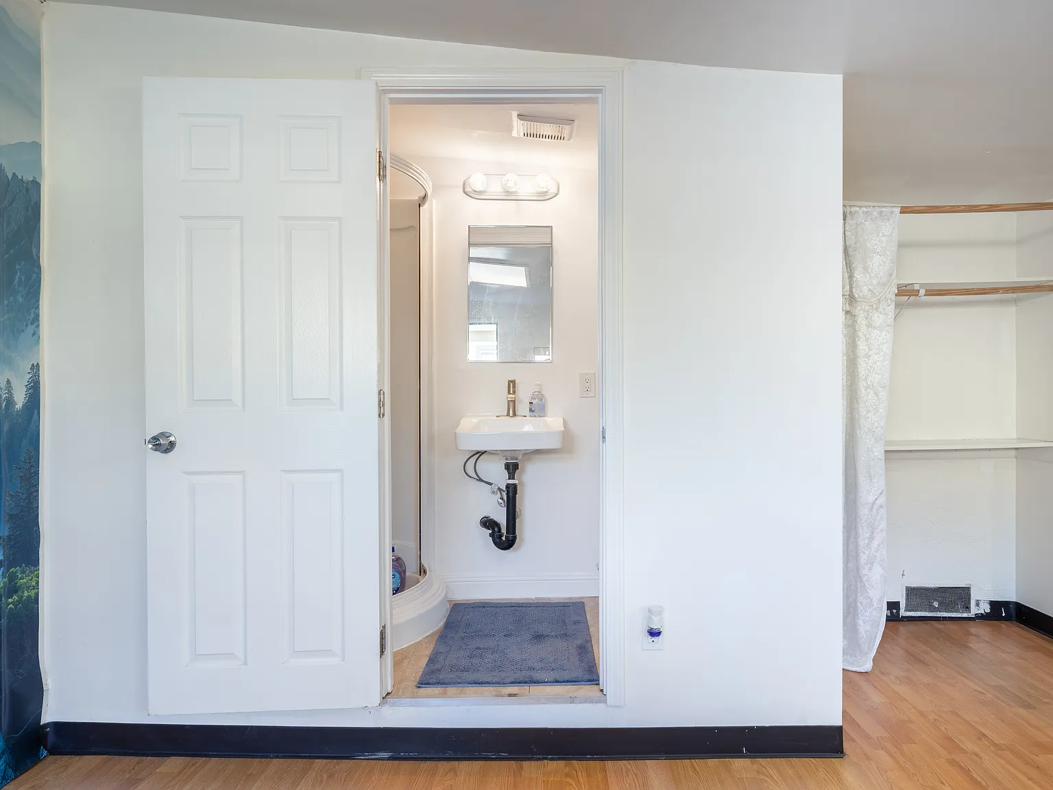 Mountain Room — Photo 3