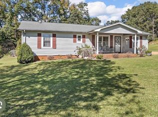 221 Sandifer Rd, Spartanburg, SC 29303