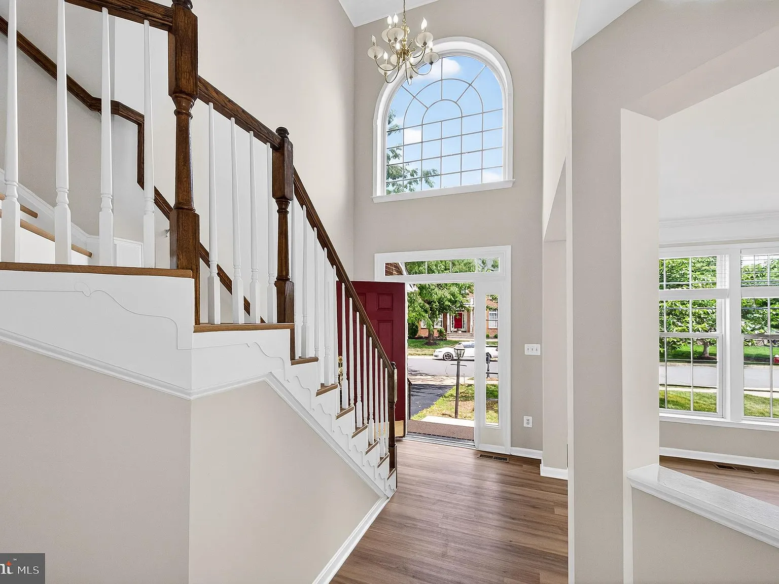4 bed, 3.5 bath, 3662 sqft, $4,495 — Photo 4