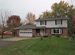 12147 Hill Rd, Swartz Creek, MI 48473