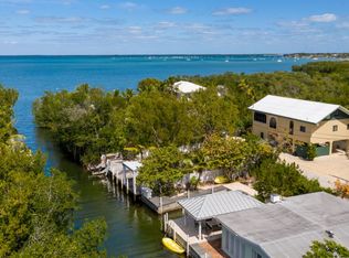 24 Buccaneer Dr, Key Largo, FL 33037