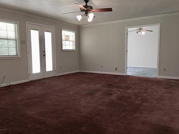 4th image of 122 Elmwood Dr