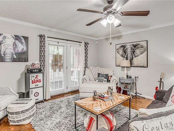 2nd image of 120 15th St E APT 904