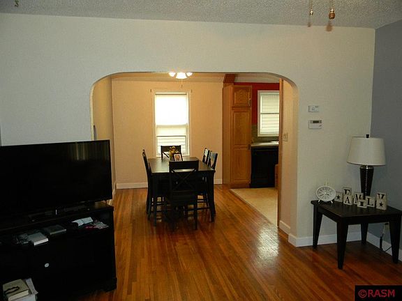 4th image of 1316 N Minnesota St