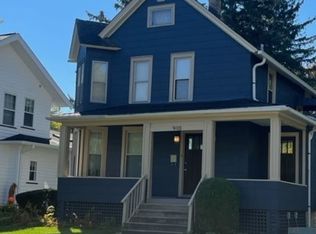 910 W Downer Pl, Aurora, IL 60506